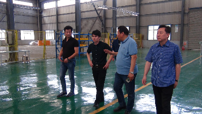 娃哈哈集團蒞臨華豫萬通調(diào)研六谷鮮湯智能售賣機生產(chǎn)進(jìn)度