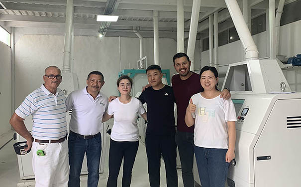 玉米熟粉成套設(shè)備實拍圖片